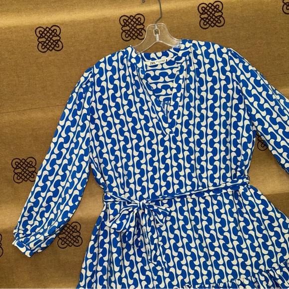 Zara Blue/White Geometric Belted Mini Dress Size XS
Excellent Condition - Picture 5 of 16